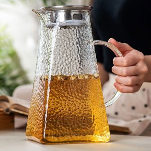 Bình thủy tinh đựng nước gia đình