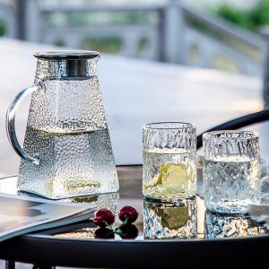 Bình thủy tinh đựng nước gia đình