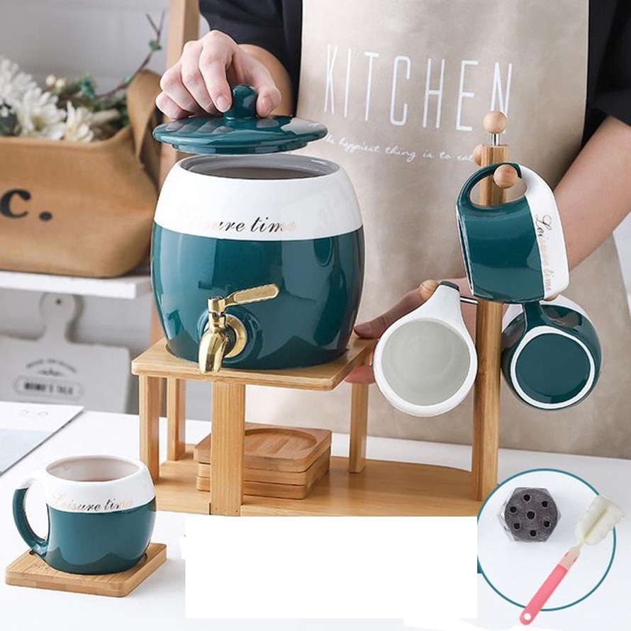 Bình trống sứ xanh đựng nước pha trà