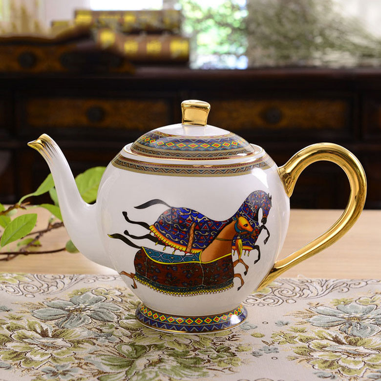 Bộ ấm trà ngựa sứ xương