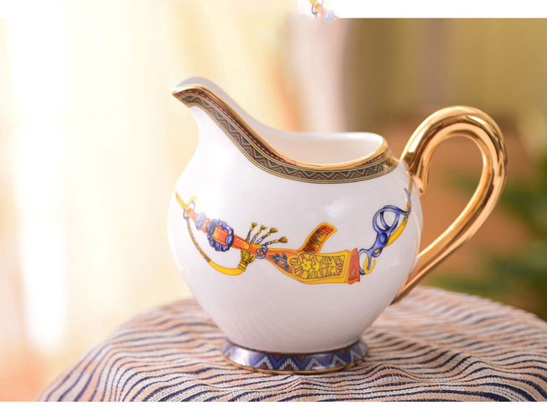 Bộ ấm trà ngựa sứ xương