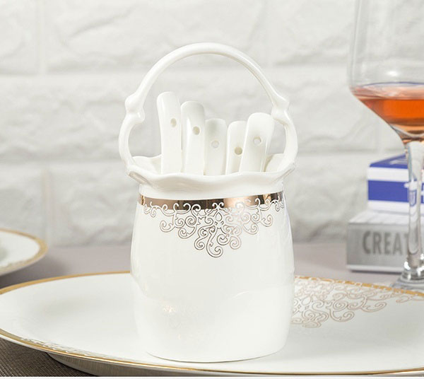 Bộ bát sứ xương hoa văn vàng