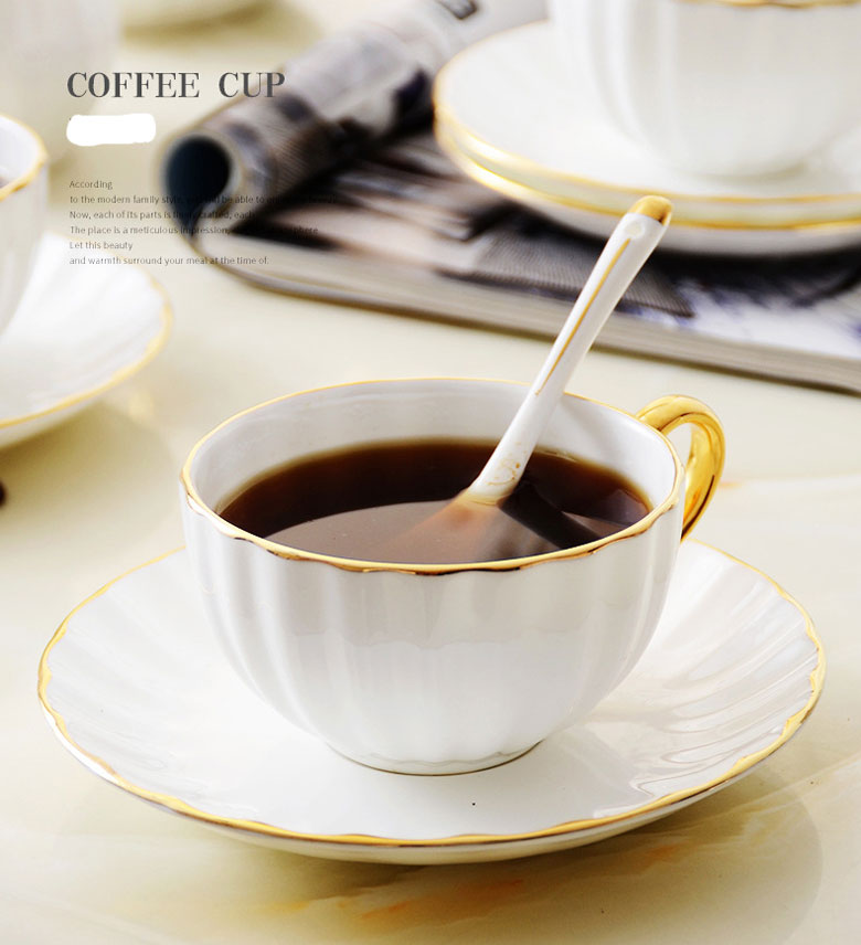 Bộ trà trắng nhỏ viền vàng