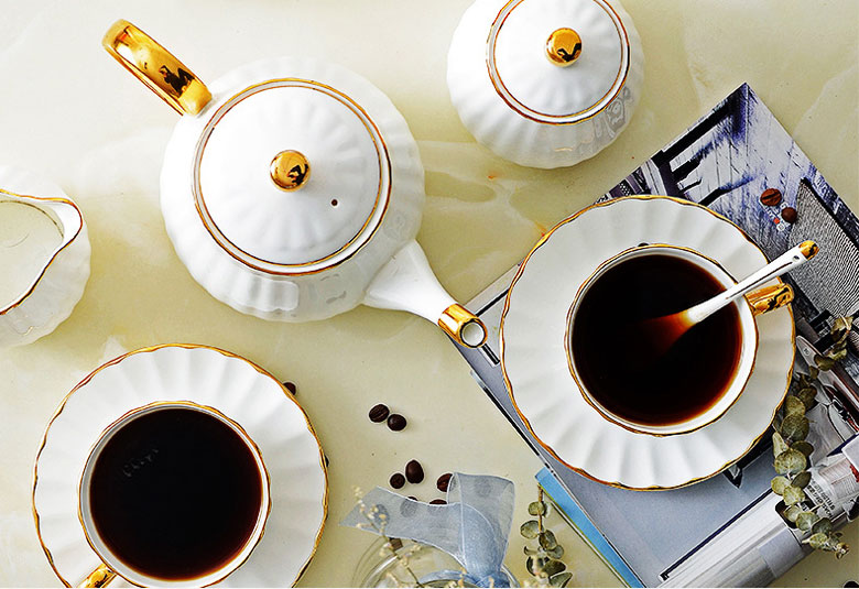 Bộ trà trắng nhỏ viền vàng