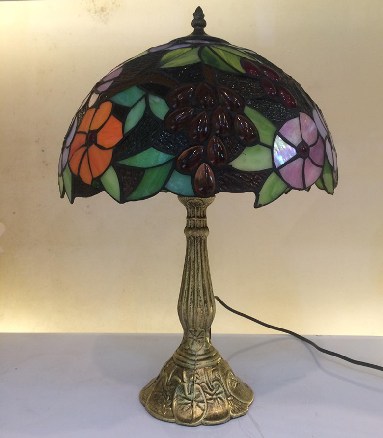 Đèn bàn chùm nho