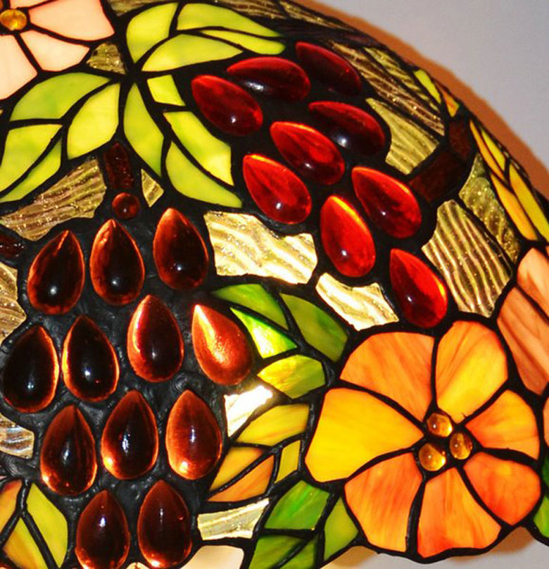 Đèn bàn thân én Tiffany