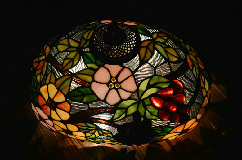 Đèn bàn thân én Tiffany