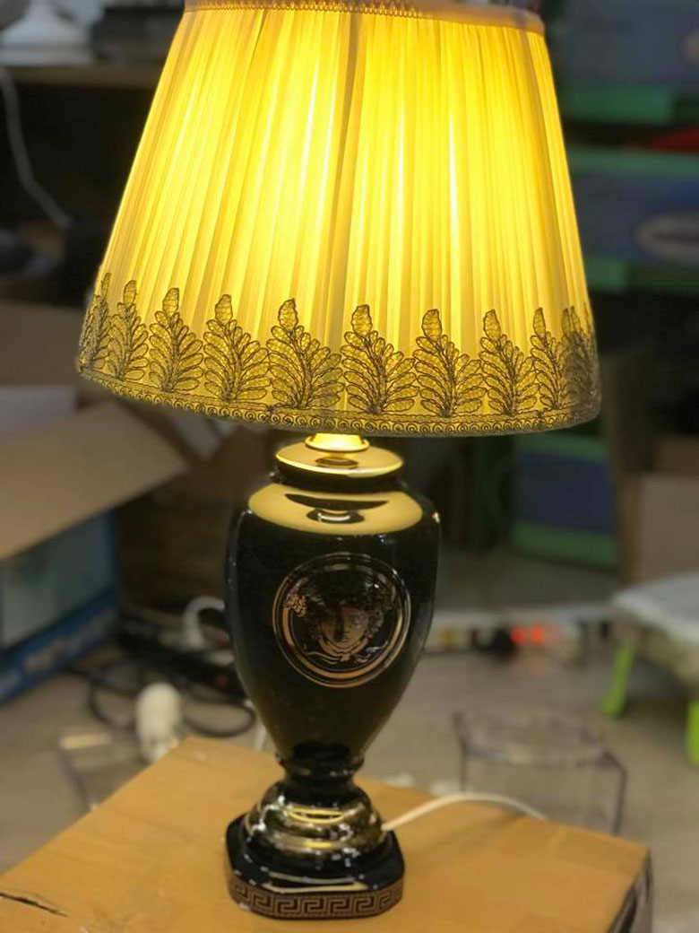 Đèn bàn Versace