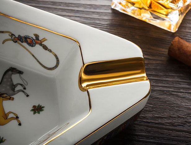 Gạt tàn cigar tam giác