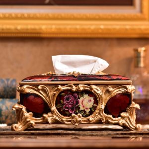 Hộp khăn giấy hoa đỏ