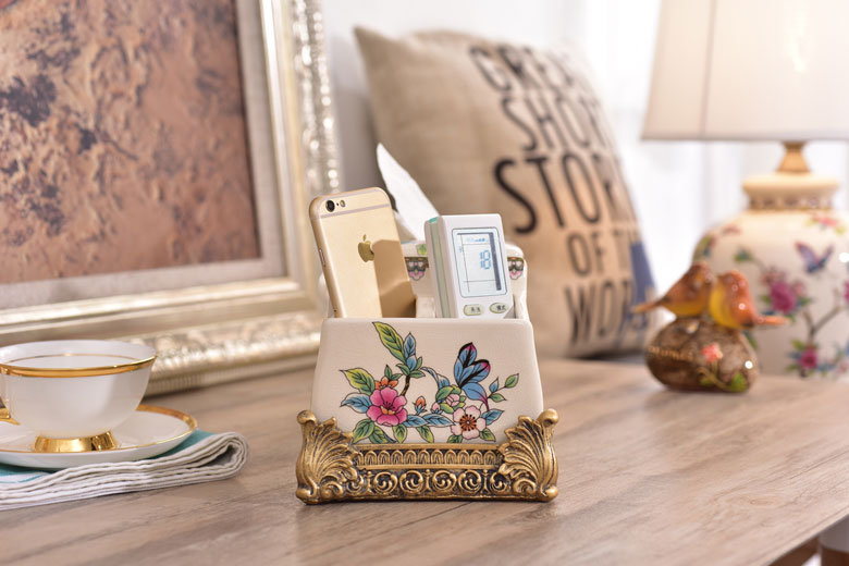 Hộp giấy hoa tím