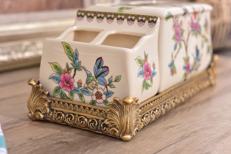 Hộp giấy hoa tím