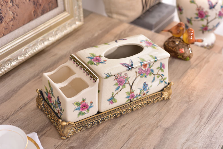 Hộp giấy hoa tím