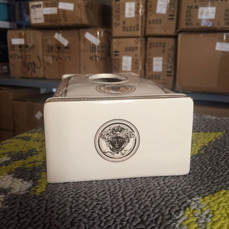 Hộp sứ đựng khăn giấy versace
