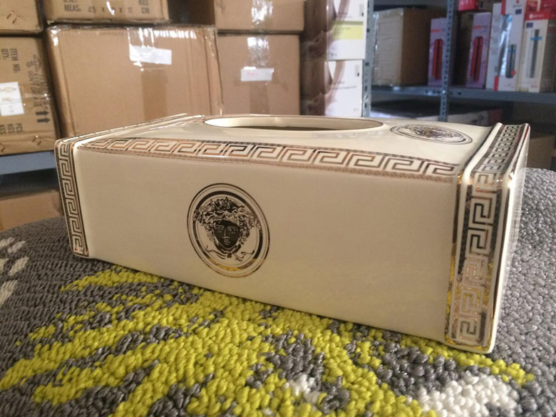 Hộp sứ đựng khăn giấy versace