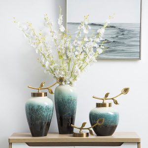 Lọ hoa gốm nắp đồng