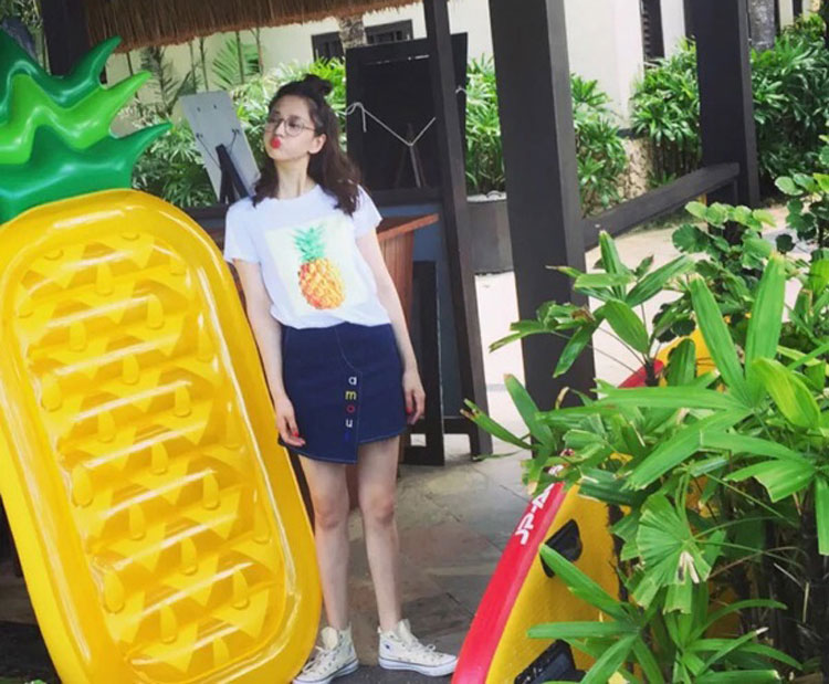 Phao bởi khổng lồ hình quả dứa