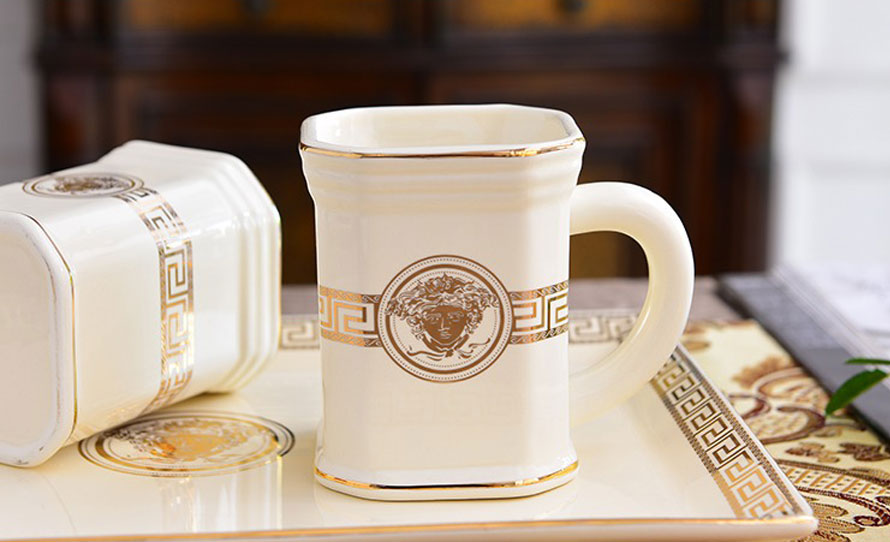 Bộ đồ dùng phòng tắm sứ kèm khay Versace