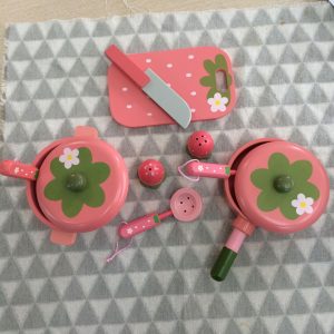 Bộ đồ chời làm bếp dâu tây