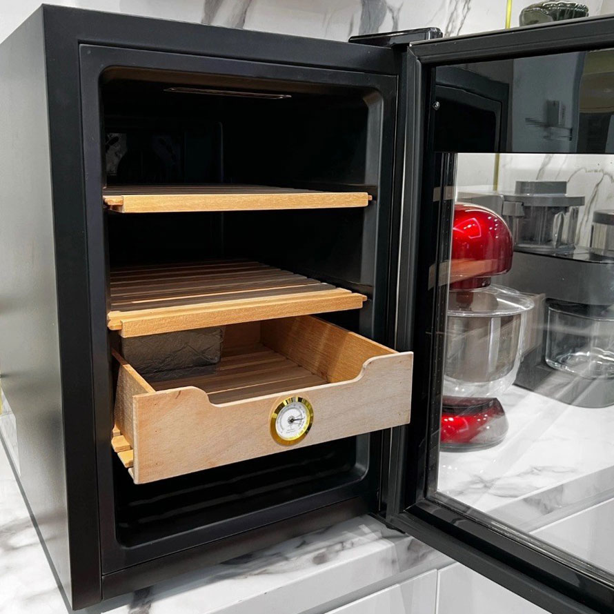 Tủ bảo quản cigar Klarstein 37L