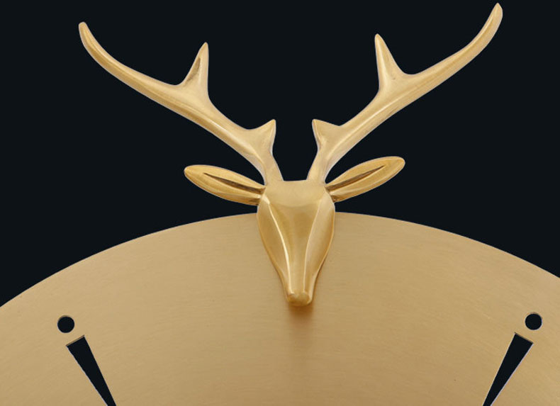 Đồng hồ treo tường sang trọng hươu vàng