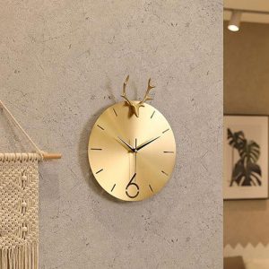Đồng hồ treo tường sang trọng hươu vàng