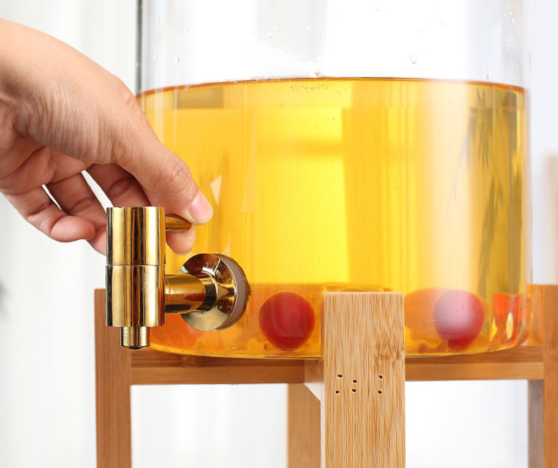 Bình thủy tinh đựng nước ngâm hoa quả ngâm rượu