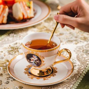 Bộ ấm trà sứ xương phong cách Châu Âu Trung Cổ