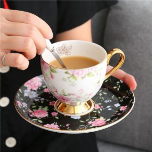 Bộ ấm trà sứ xương hoa tím không bao gồm khay bánh