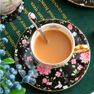Bộ ấm trà sứ xương hoa tím không bao gồm khay bánh