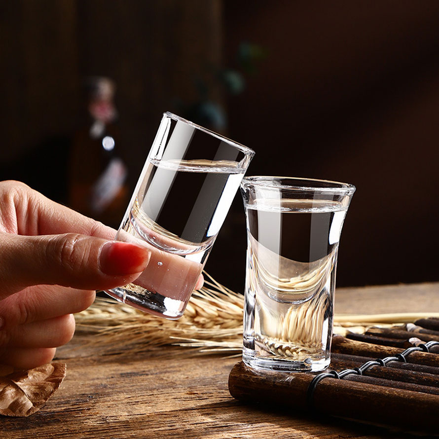 Chén uống rượu thủy tinh