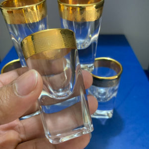 Ly uống rượu thủy tinh mắt trâu nạm vàng 24K